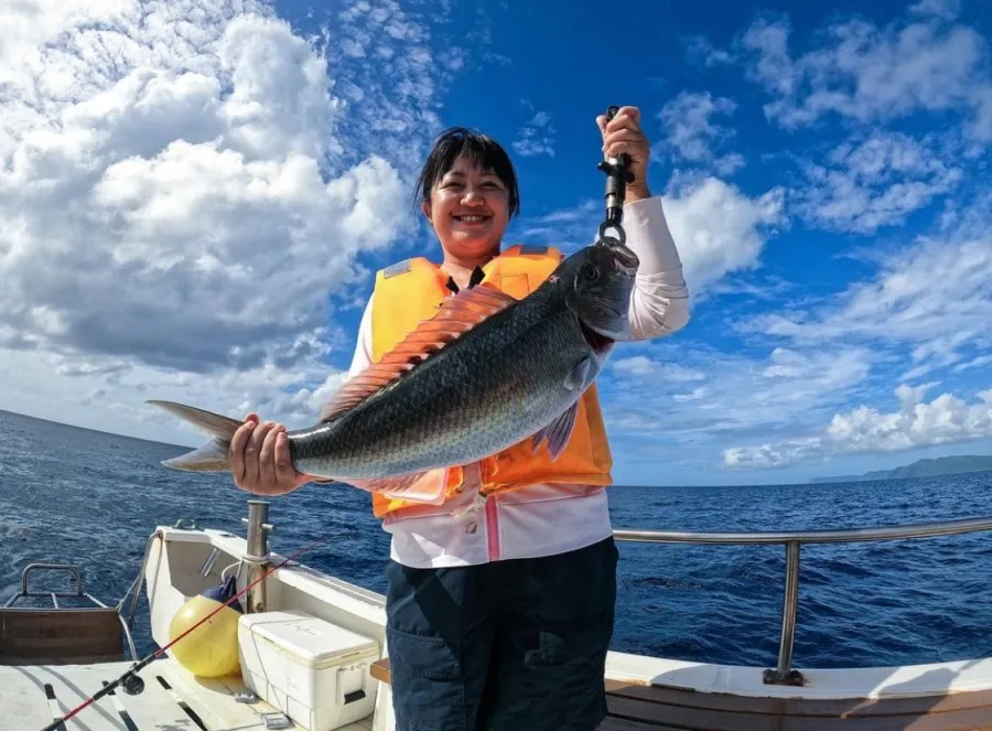 【石垣島発/新城島開催/1日】人魚伝説残る『パナリ島』で大満喫☆初心者大歓迎！釣り＆体験ダイビングツアー★居酒屋調理可能（No.550）